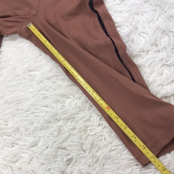 Lululemon Smooth Stride Crop Henna / Black - Picture 2 of 9